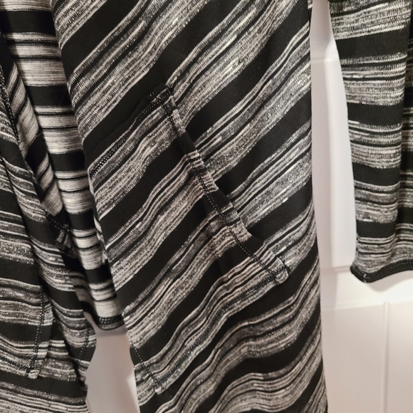 🌟NWT Black and Grey Long Cardigan Size Large - Picture 4 of 6